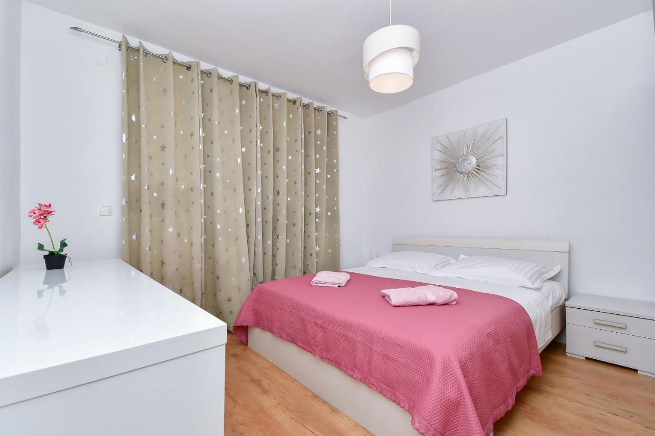 Apartment Ela Omiš Zewnętrze zdjęcie