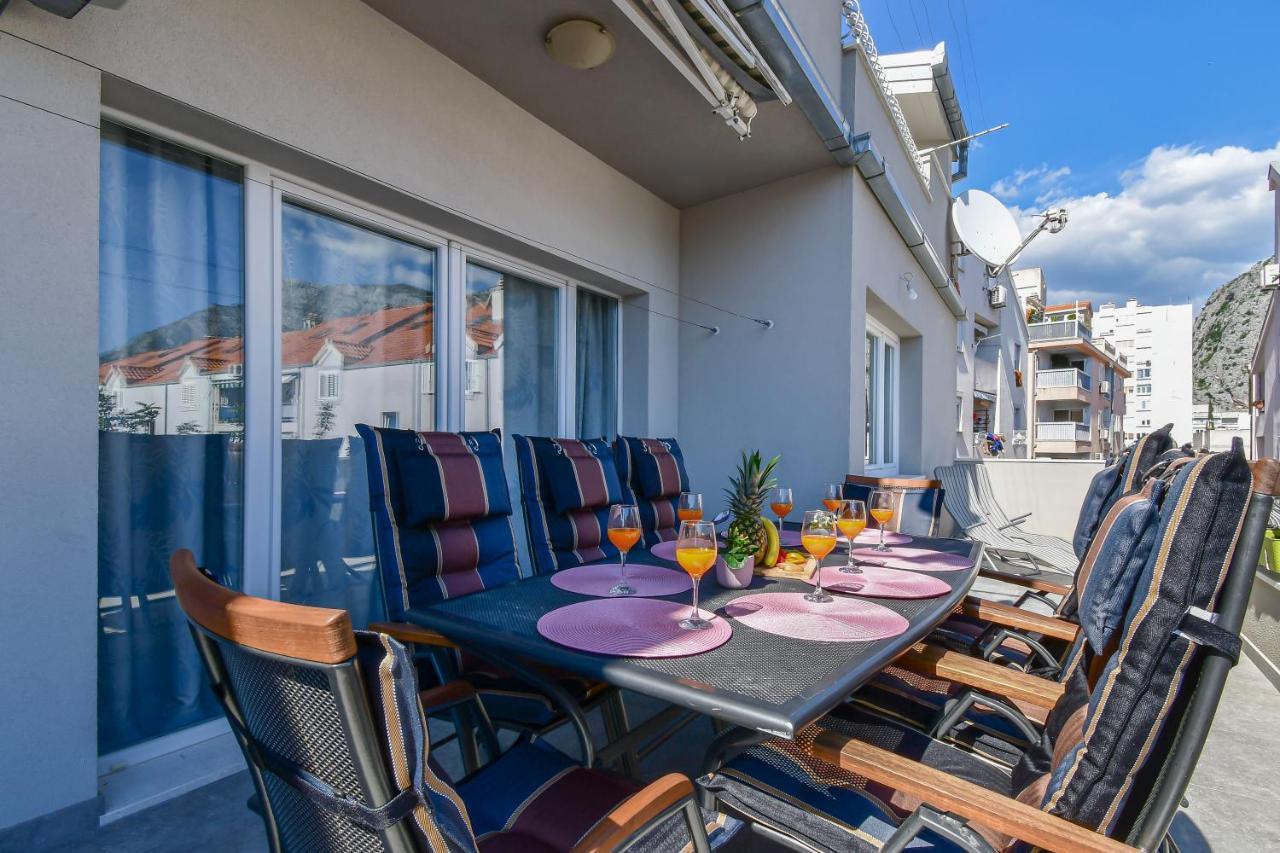 Apartment Ela Omiš Zewnętrze zdjęcie