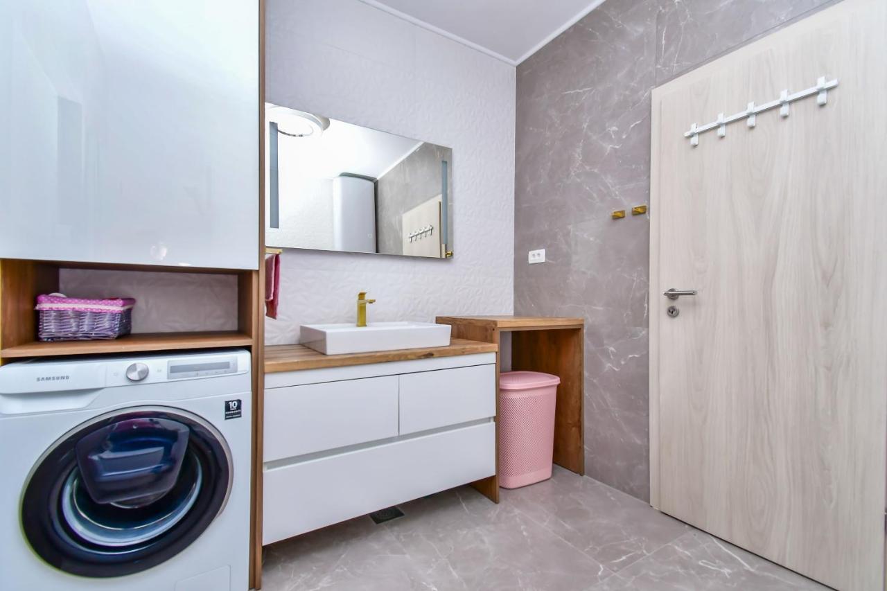Apartment Ela Omiš Zewnętrze zdjęcie