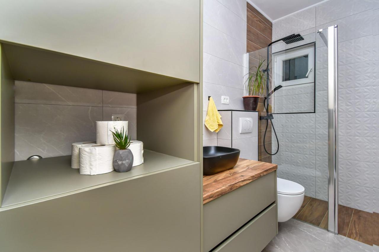 Apartment Ela Omiš Zewnętrze zdjęcie