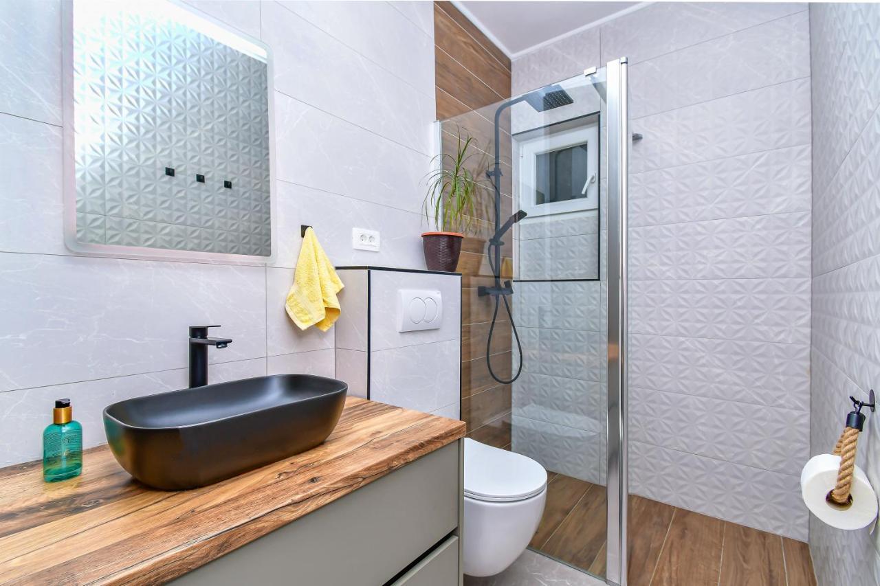 Apartment Ela Omiš Zewnętrze zdjęcie