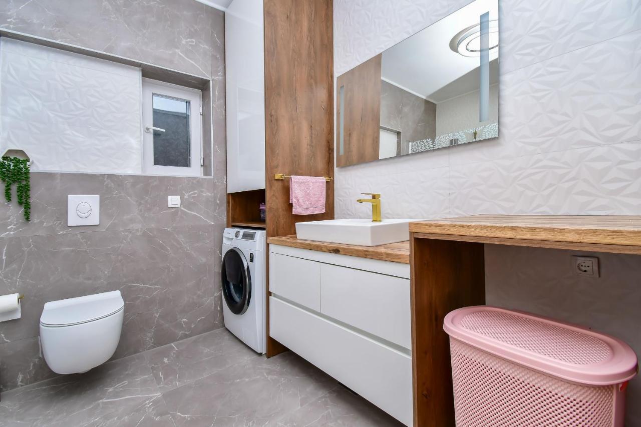 Apartment Ela Omiš Zewnętrze zdjęcie