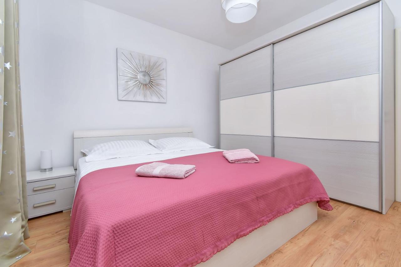 Apartment Ela Omiš Zewnętrze zdjęcie