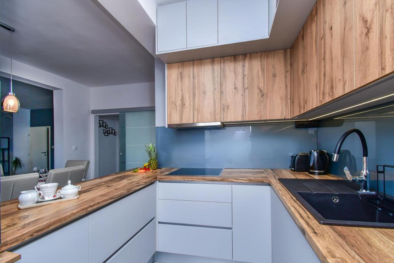 Apartment Ela Omiš Zewnętrze zdjęcie